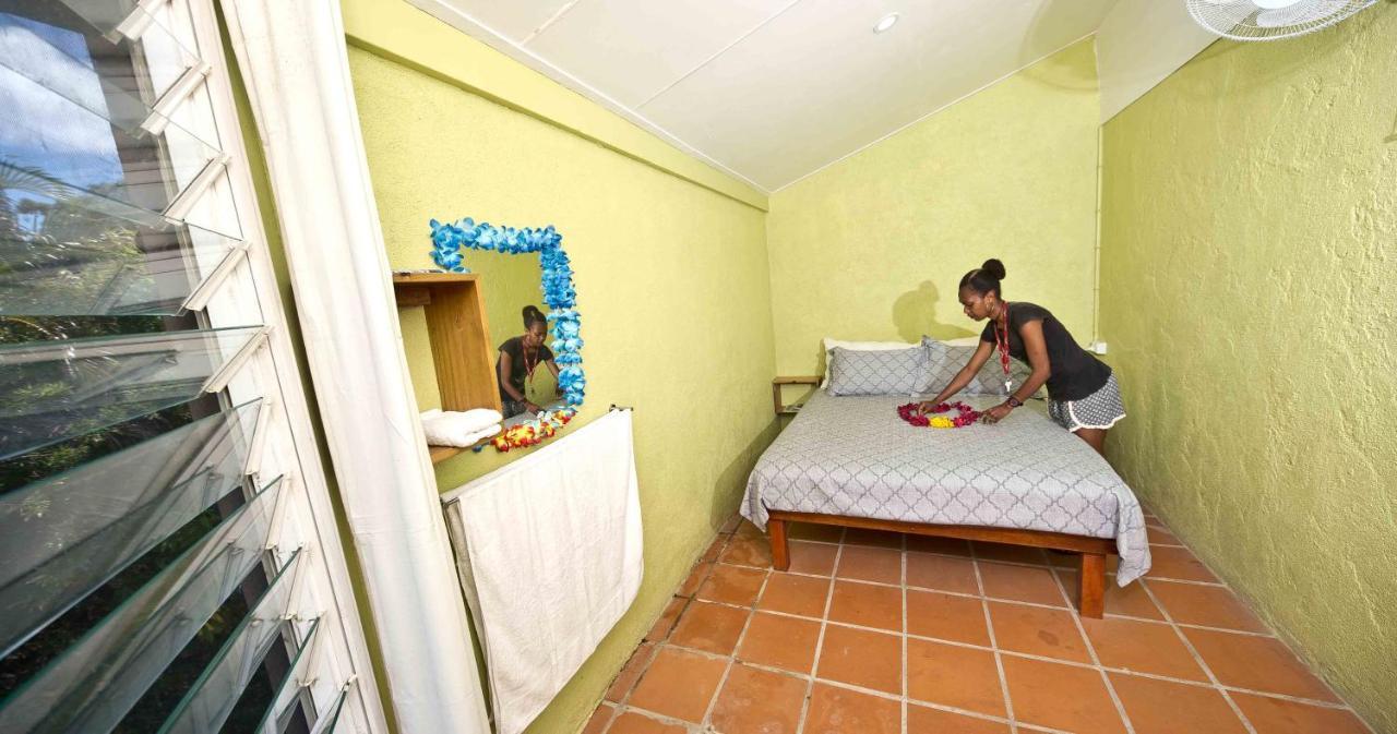 Retreat Seaside Hostel พอร์ตวิลา ภายนอก รูปภาพ