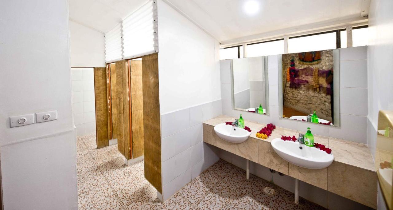 Retreat Seaside Hostel พอร์ตวิลา ภายนอก รูปภาพ