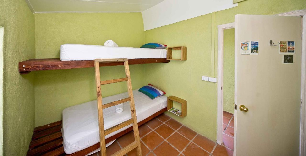Retreat Seaside Hostel พอร์ตวิลา ภายนอก รูปภาพ